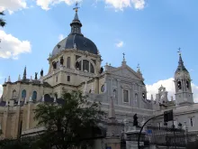 Calle de Bailén Almudena Cathedral is the seat of the Roman Catholic Archdiocese of Madrid.