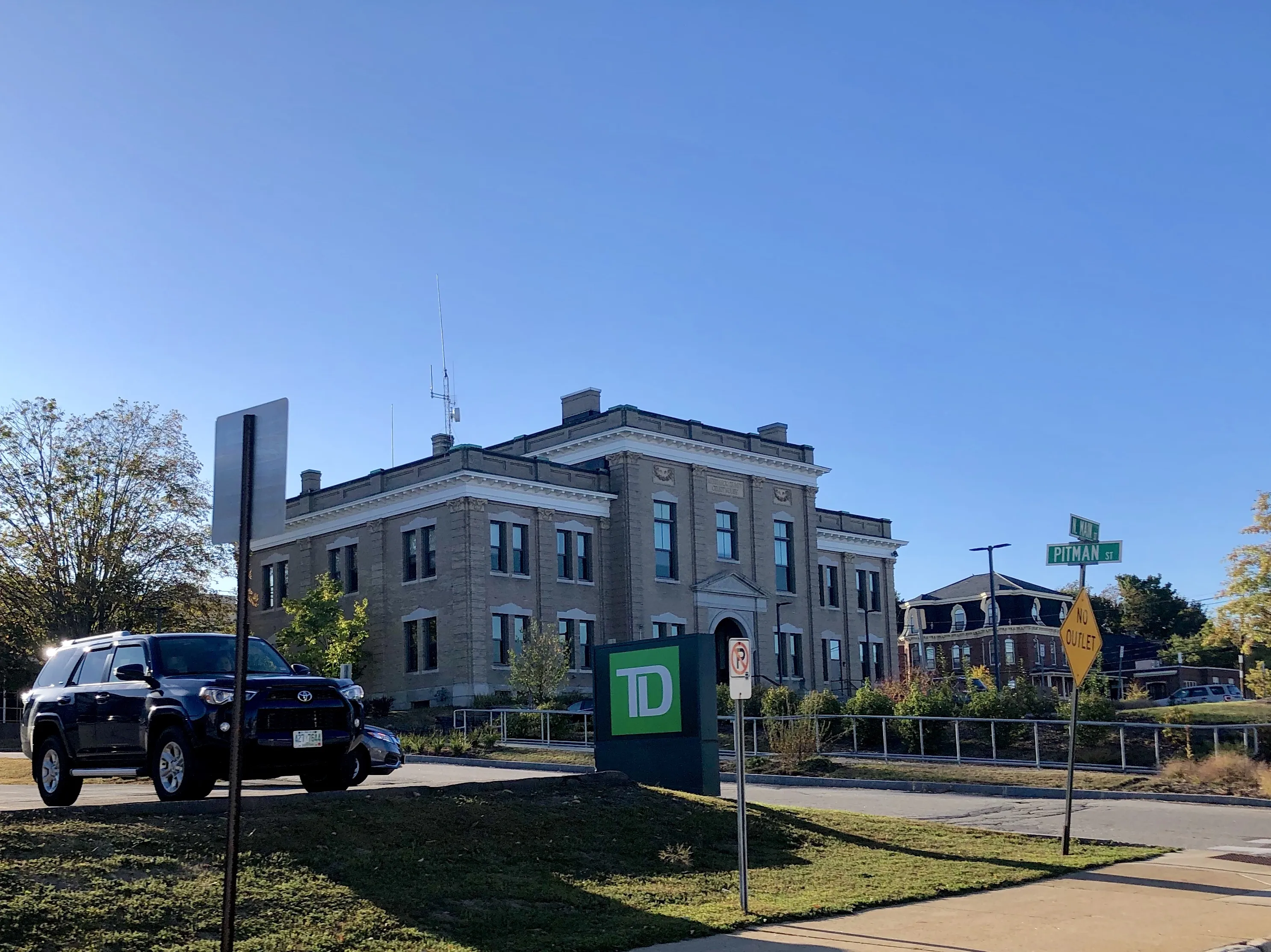 The Merrimack County Courthouse in  Concord, New Hampshire.?w=200&h=150