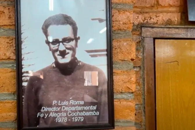 Photograph of Father Luis María Roma, SJ, in the auditorium of the John XXIII boarding school in Cochabamba, Bolivia, the place where another Jesuit priest, Alfonso Pedrajas (“Padre Pica”) allegedly committed most of his abuse of minors. This image was taken there in October 2023.?w=200&h=150