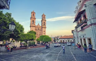 The central plaza in Taxco, a city in the state of Guerrero, Mexico. Credit: Wikimedia Commons