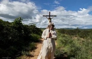 Father Federico Highton is one of two Argentine priests who in 2015 founded the Order of St. Elijah, whose motto is “Through my God I shall go over a wall,” which comes from Psalm 17. Credit: Luis M. Piccinali