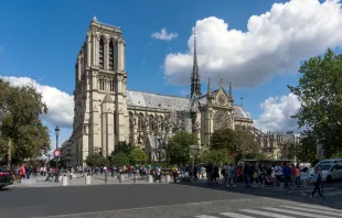 Approximately 1,000 people have been working daily on the restoration of the Cathedral of Notre-Dame in Paris, France. Credit: Sumit Surai, CC BY-SA 4.0 via Wikimedia Commons