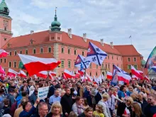 Before the march began, the president of the Polish Bishops’ Conference, Archbishop Tadeusz Wojda, stressed that “life is a gift from God and as such it is an inalienable right of every human being, which is why it must be protected and supported at every stage of its development.”