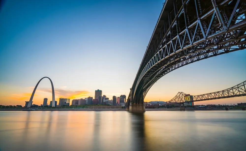 A bridge over the Mississippi River near St. Louis.?w=200&h=150